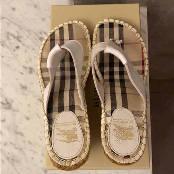 Burberry women’s sandals - Picture 1 of 5